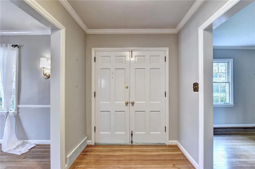 860 Starlight Drive, Sandy Springs, Georgia 30342, 3 Bedrooms Bedrooms, ,2 BathroomsBathrooms,Residential,Sold,860 Starlight Drive,7145901