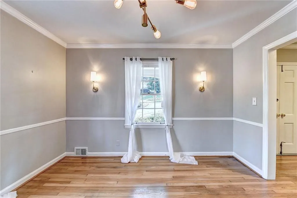 860 Starlight Drive, Sandy Springs, Georgia 30342, 3 Bedrooms Bedrooms, ,2 BathroomsBathrooms,Residential,Sold,860 Starlight Drive,7145901