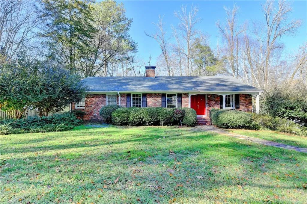 860 Starlight Drive, Sandy Springs, Georgia 30342, 3 Bedrooms Bedrooms, ,2 BathroomsBathrooms,Residential,Sold,860 Starlight Drive,7145901