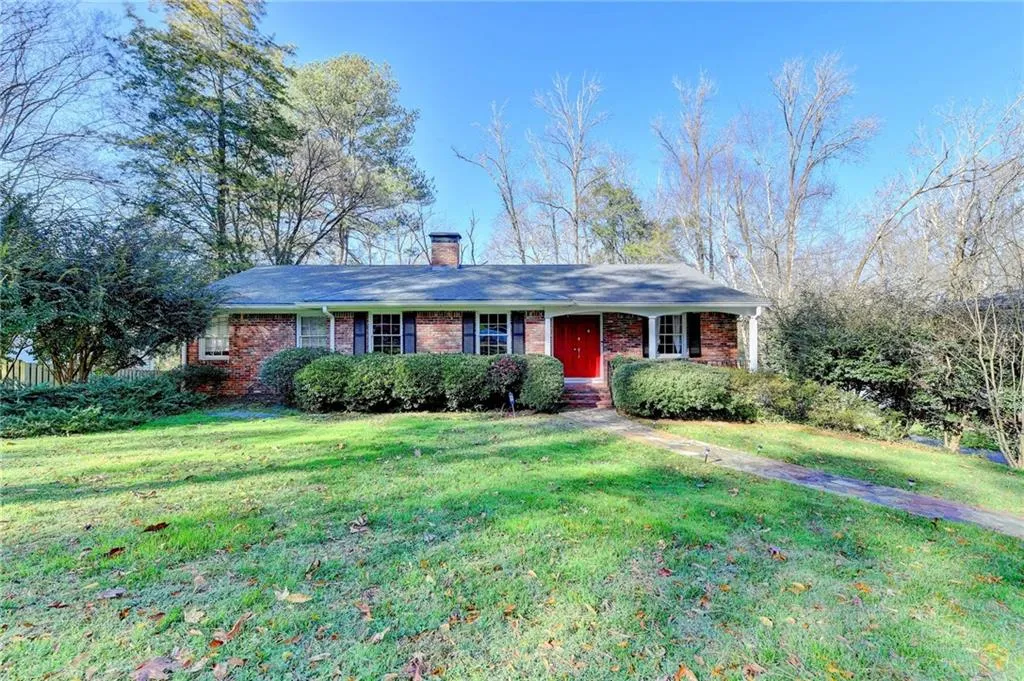 860 Starlight Drive, Sandy Springs, Georgia 30342, 3 Bedrooms Bedrooms, ,2 BathroomsBathrooms,Residential,Sold,860 Starlight Drive,7145901