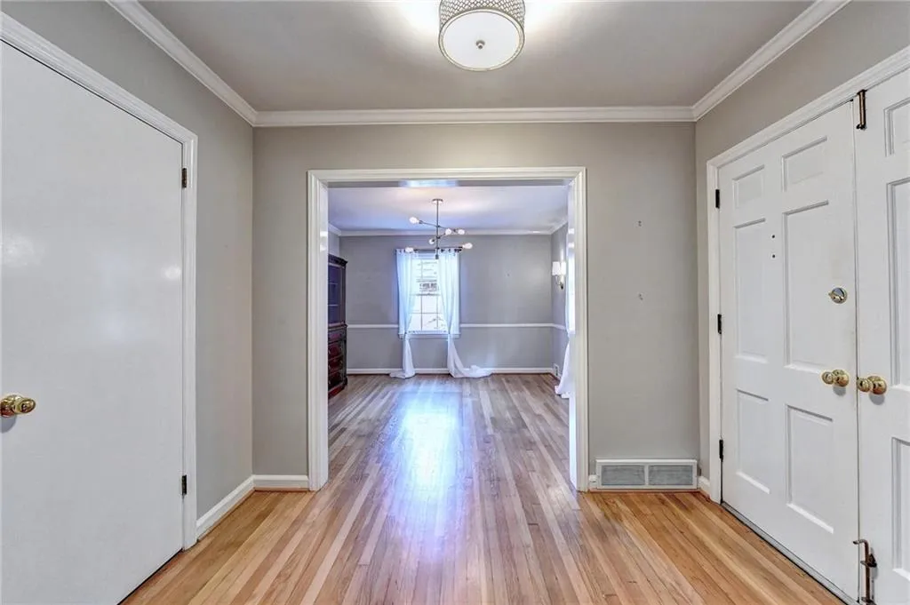 860 Starlight Drive, Sandy Springs, Georgia 30342, 3 Bedrooms Bedrooms, ,2 BathroomsBathrooms,Residential,Sold,860 Starlight Drive,7145901