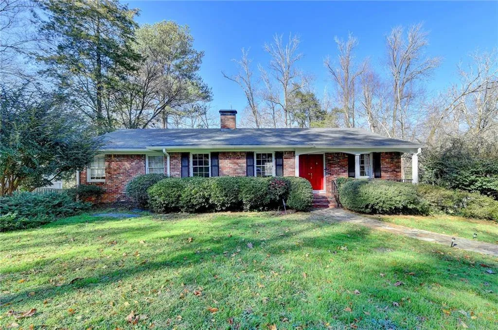 860 Starlight Drive, Sandy Springs, Georgia 30342, 3 Bedrooms Bedrooms, ,2 BathroomsBathrooms,Residential,Sold,860 Starlight Drive,7145901