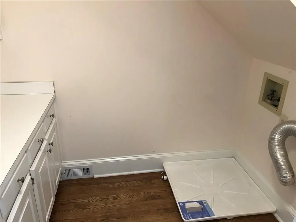 565 Avignon Court, Sandy Springs, Georgia 30350, 5 Bedrooms Bedrooms, ,3 BathroomsBathrooms,Residential,Sold,565 Avignon Court,6074004