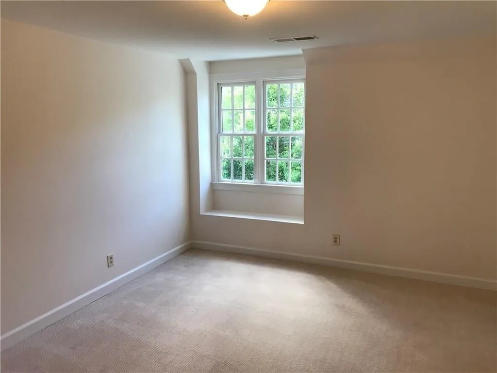 565 Avignon Court, Sandy Springs, Georgia 30350, 5 Bedrooms Bedrooms, ,3 BathroomsBathrooms,Residential,Sold,565 Avignon Court,6074004