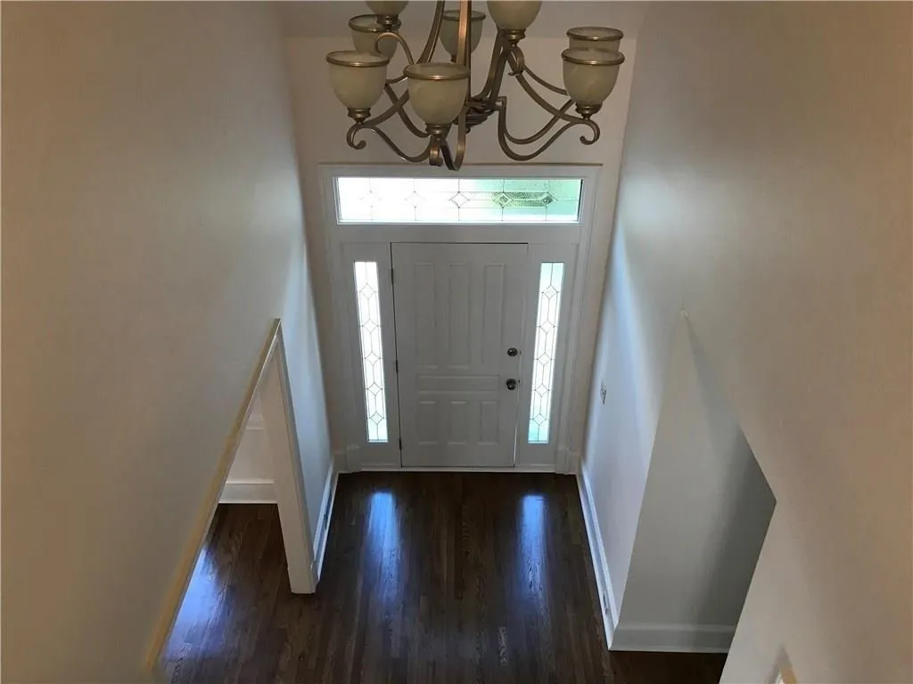 565 Avignon Court, Sandy Springs, Georgia 30350, 5 Bedrooms Bedrooms, ,3 BathroomsBathrooms,Residential,Sold,565 Avignon Court,6074004