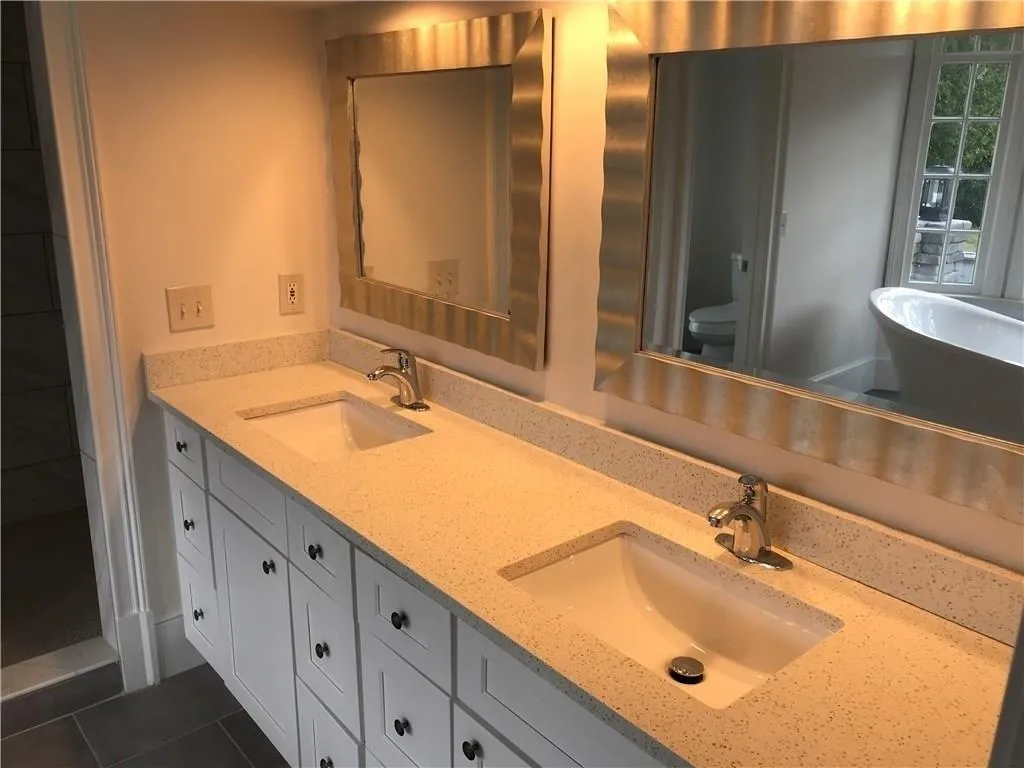 565 Avignon Court, Sandy Springs, Georgia 30350, 5 Bedrooms Bedrooms, ,3 BathroomsBathrooms,Residential,Sold,565 Avignon Court,6074004