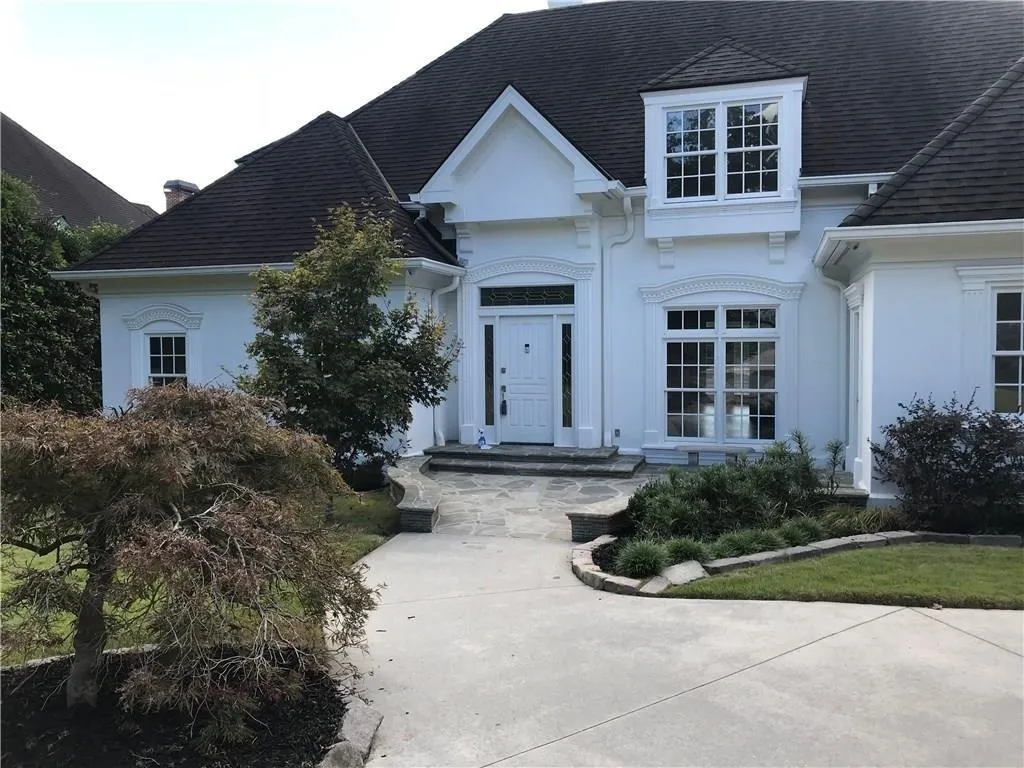 565 Avignon Court, Sandy Springs, Georgia 30350, 5 Bedrooms Bedrooms, ,3 BathroomsBathrooms,Residential,Sold,565 Avignon Court,6074004