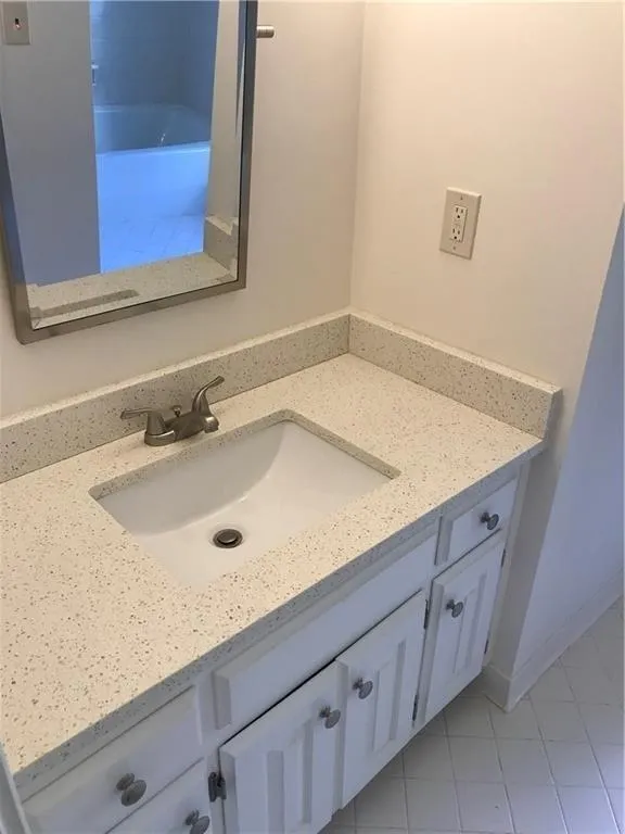 565 Avignon Court, Sandy Springs, Georgia 30350, 5 Bedrooms Bedrooms, ,3 BathroomsBathrooms,Residential,Sold,565 Avignon Court,6074004