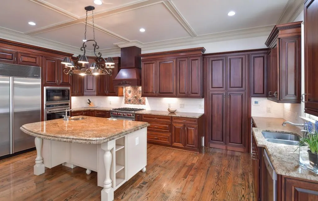 330 Long Glen Drive, Atlanta, Georgia 30327, 6 Bedrooms Bedrooms, ,6 BathroomsBathrooms,Residential,Sold,330 Long Glen Drive,6127231
