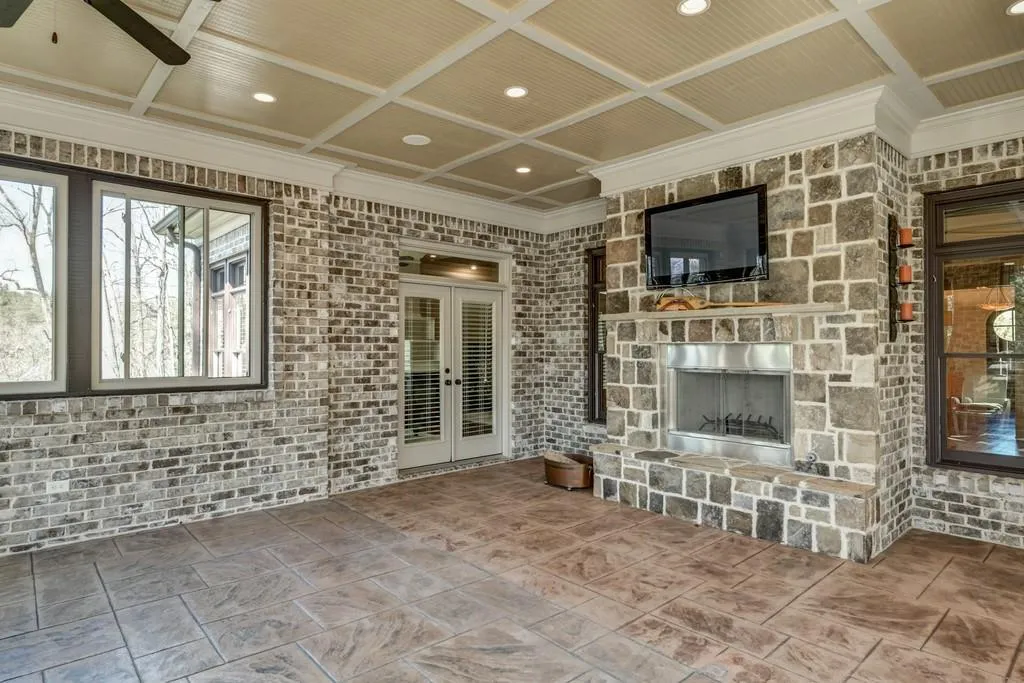 330 Long Glen Drive, Atlanta, Georgia 30327, 6 Bedrooms Bedrooms, ,6 BathroomsBathrooms,Residential,Sold,330 Long Glen Drive,6127231
