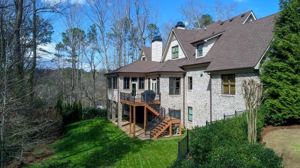 330 Long Glen Drive, Atlanta, Georgia 30327, 6 Bedrooms Bedrooms, ,6 BathroomsBathrooms,Residential,Sold,330 Long Glen Drive,6127231