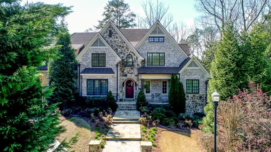 330 Long Glen Drive, Atlanta, Georgia 30327, 6 Bedrooms Bedrooms, ,6 BathroomsBathrooms,Residential,Sold,330 Long Glen Drive,6127231