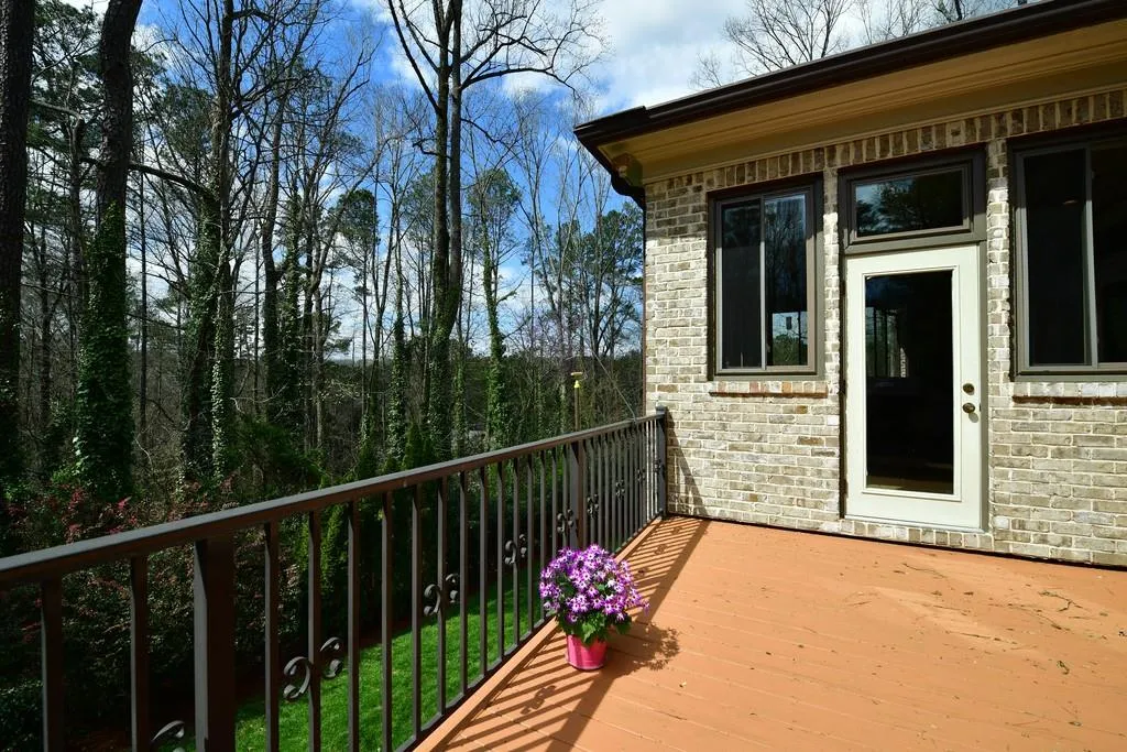 330 Long Glen Drive, Atlanta, Georgia 30327, 6 Bedrooms Bedrooms, ,6 BathroomsBathrooms,Residential,Sold,330 Long Glen Drive,6127231