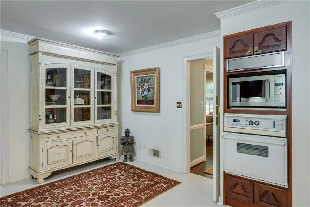 500 Mount Vernon Highway, Sandy Springs, Georgia 30327, 3 Bedrooms Bedrooms, ,2 BathroomsBathrooms,Residential,Sold,500 Mount Vernon Highway,6530996