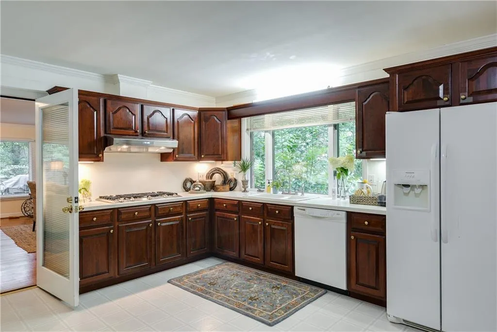 500 Mount Vernon Highway, Sandy Springs, Georgia 30327, 3 Bedrooms Bedrooms, ,2 BathroomsBathrooms,Residential,Sold,500 Mount Vernon Highway,6530996