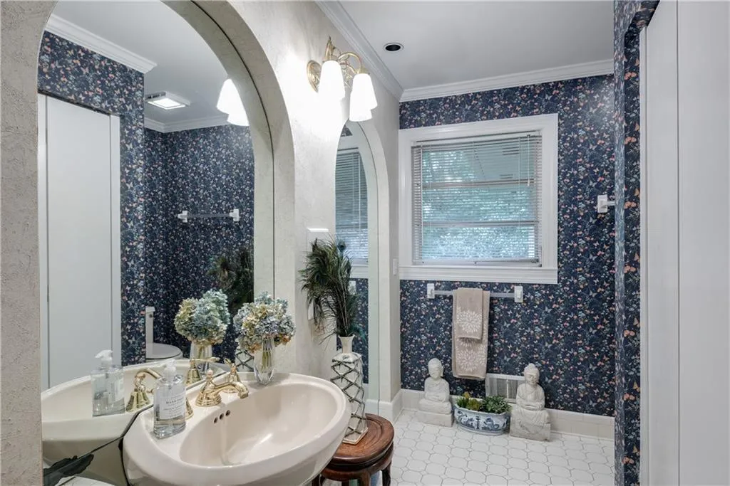 500 Mount Vernon Highway, Sandy Springs, Georgia 30327, 3 Bedrooms Bedrooms, ,2 BathroomsBathrooms,Residential,Sold,500 Mount Vernon Highway,6530996