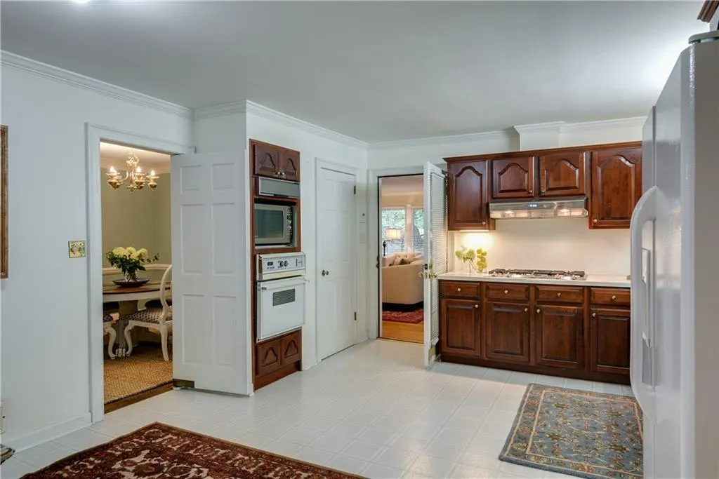 500 Mount Vernon Highway, Sandy Springs, Georgia 30327, 3 Bedrooms Bedrooms, ,2 BathroomsBathrooms,Residential,Sold,500 Mount Vernon Highway,6530996