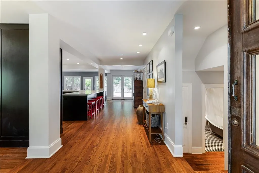 3072 Dale Drive Ne, Atlanta, Georgia 30305, 3 Bedrooms Bedrooms, ,2 BathroomsBathrooms,Residential,Sold,3072 Dale Drive Ne,7610362