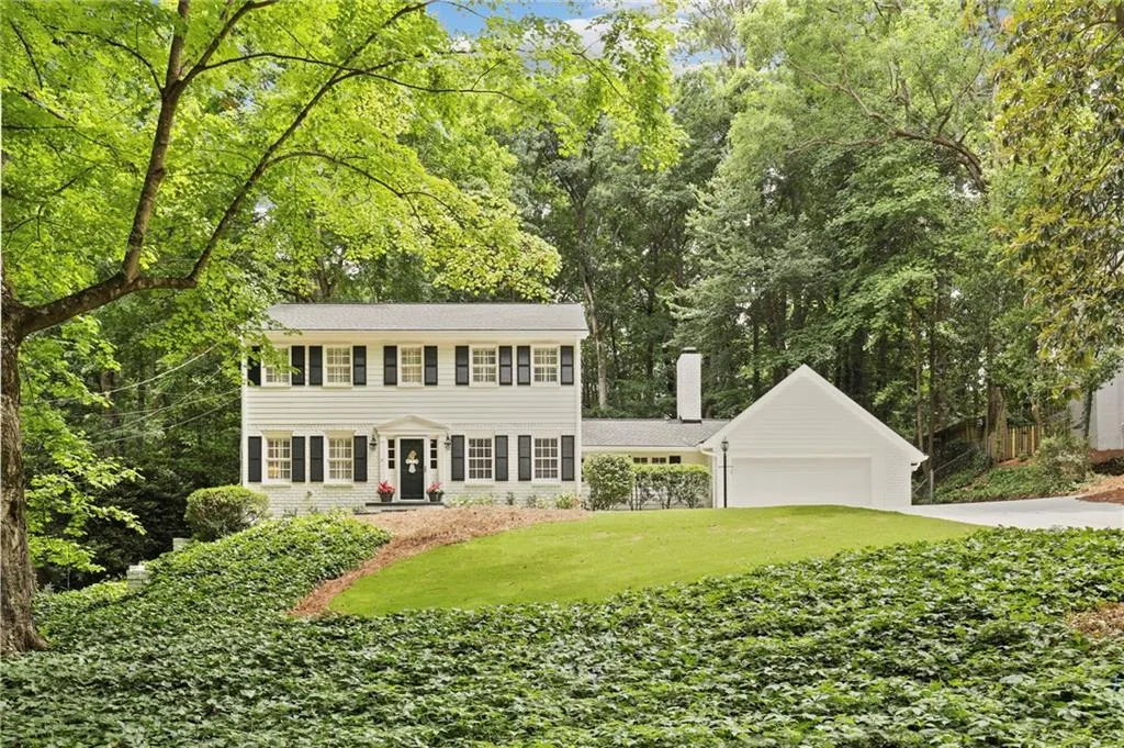 6785 Brandon Mill Road, Sandy Springs, Georgia 30328, 4 Bedrooms Bedrooms, ,2 BathroomsBathrooms,Residential,Sold,6785 Brandon Mill Road,6903130