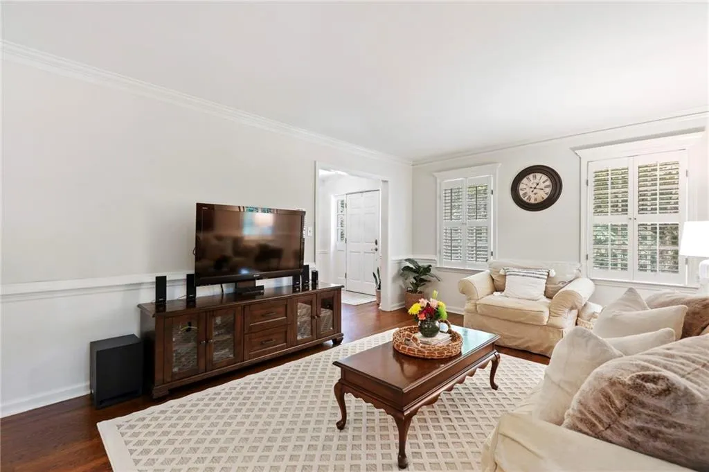 6785 Brandon Mill Road, Sandy Springs, Georgia 30328, 4 Bedrooms Bedrooms, ,2 BathroomsBathrooms,Residential,Sold,6785 Brandon Mill Road,6903130