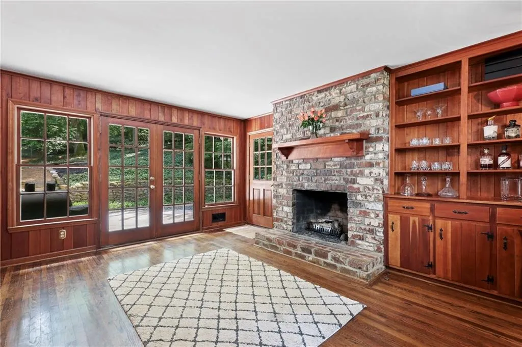 6785 Brandon Mill Road, Sandy Springs, Georgia 30328, 4 Bedrooms Bedrooms, ,2 BathroomsBathrooms,Residential,Sold,6785 Brandon Mill Road,6903130