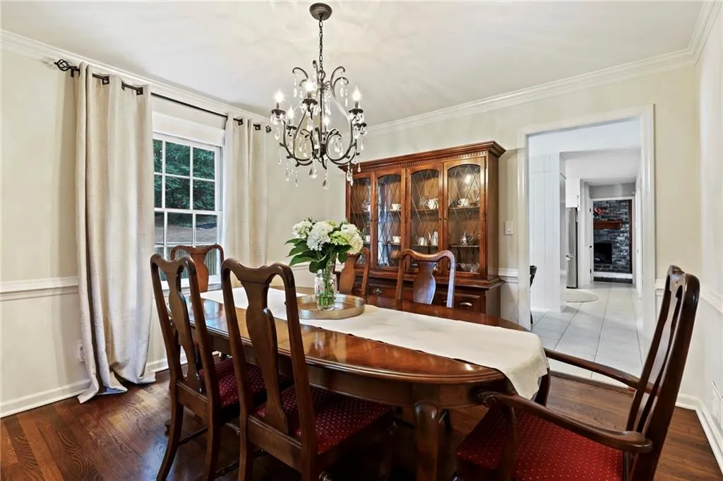 6785 Brandon Mill Road, Sandy Springs, Georgia 30328, 4 Bedrooms Bedrooms, ,2 BathroomsBathrooms,Residential,Sold,6785 Brandon Mill Road,6903130