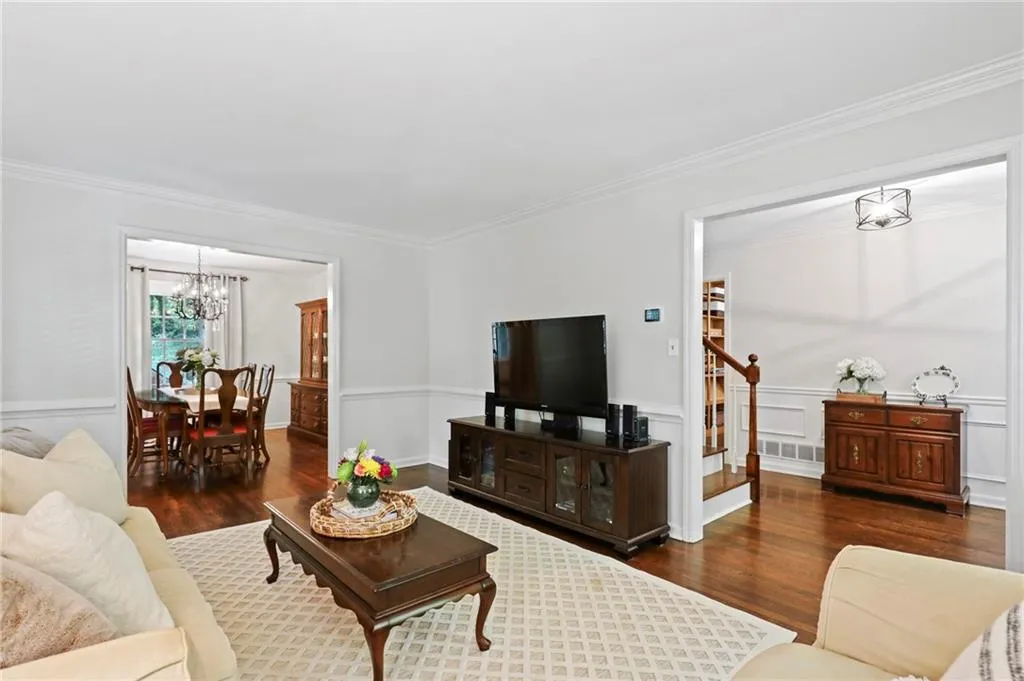 6785 Brandon Mill Road, Sandy Springs, Georgia 30328, 4 Bedrooms Bedrooms, ,2 BathroomsBathrooms,Residential,Sold,6785 Brandon Mill Road,6903130