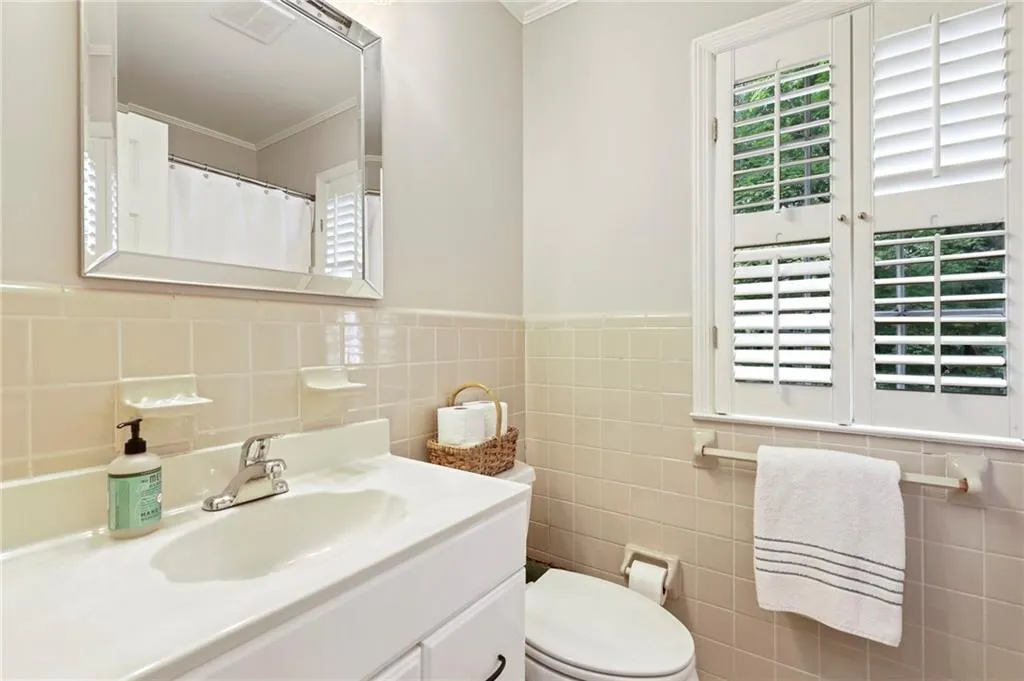 6785 Brandon Mill Road, Sandy Springs, Georgia 30328, 4 Bedrooms Bedrooms, ,2 BathroomsBathrooms,Residential,Sold,6785 Brandon Mill Road,6903130