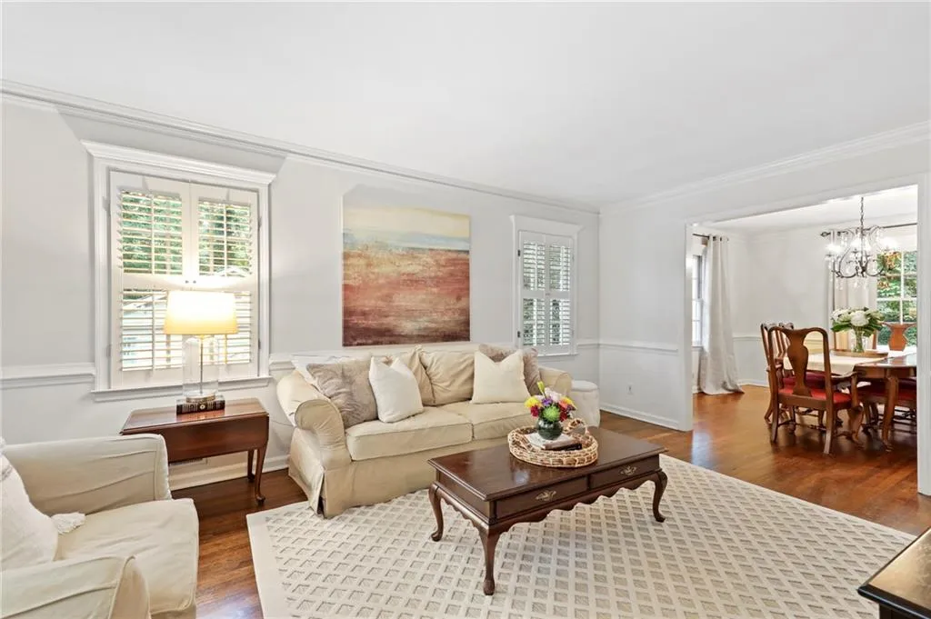 6785 Brandon Mill Road, Sandy Springs, Georgia 30328, 4 Bedrooms Bedrooms, ,2 BathroomsBathrooms,Residential,Sold,6785 Brandon Mill Road,6903130