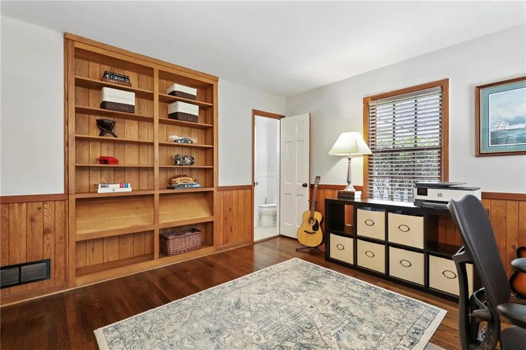 6785 Brandon Mill Road, Sandy Springs, Georgia 30328, 4 Bedrooms Bedrooms, ,2 BathroomsBathrooms,Residential,Sold,6785 Brandon Mill Road,6903130