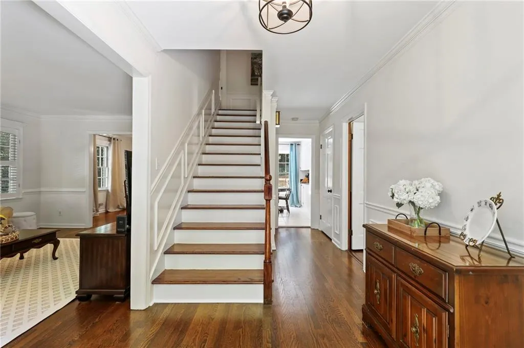 6785 Brandon Mill Road, Sandy Springs, Georgia 30328, 4 Bedrooms Bedrooms, ,2 BathroomsBathrooms,Residential,Sold,6785 Brandon Mill Road,6903130