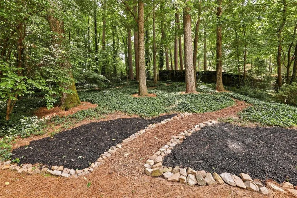 6785 Brandon Mill Road, Sandy Springs, Georgia 30328, 4 Bedrooms Bedrooms, ,2 BathroomsBathrooms,Residential,Sold,6785 Brandon Mill Road,6903130