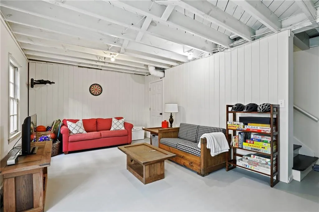 6785 Brandon Mill Road, Sandy Springs, Georgia 30328, 4 Bedrooms Bedrooms, ,2 BathroomsBathrooms,Residential,Sold,6785 Brandon Mill Road,6903130