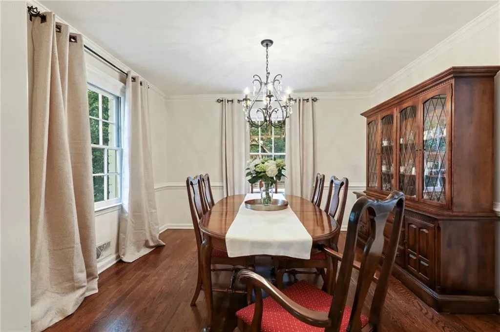 6785 Brandon Mill Road, Sandy Springs, Georgia 30328, 4 Bedrooms Bedrooms, ,2 BathroomsBathrooms,Residential,Sold,6785 Brandon Mill Road,6903130