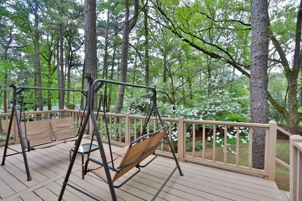 25 Brandon Ridge Drive, Sandy Springs, Georgia 30328, 4 Bedrooms Bedrooms, ,3 BathroomsBathrooms,Residential,Sold,25 Brandon Ridge Drive,6506187