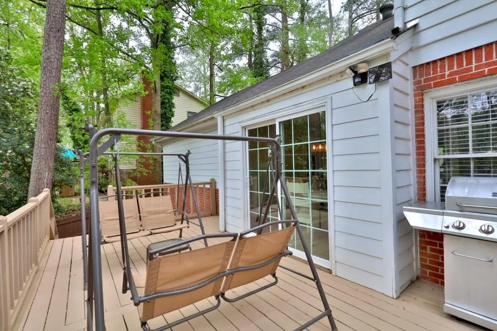 25 Brandon Ridge Drive, Sandy Springs, Georgia 30328, 4 Bedrooms Bedrooms, ,3 BathroomsBathrooms,Residential,Sold,25 Brandon Ridge Drive,6506187