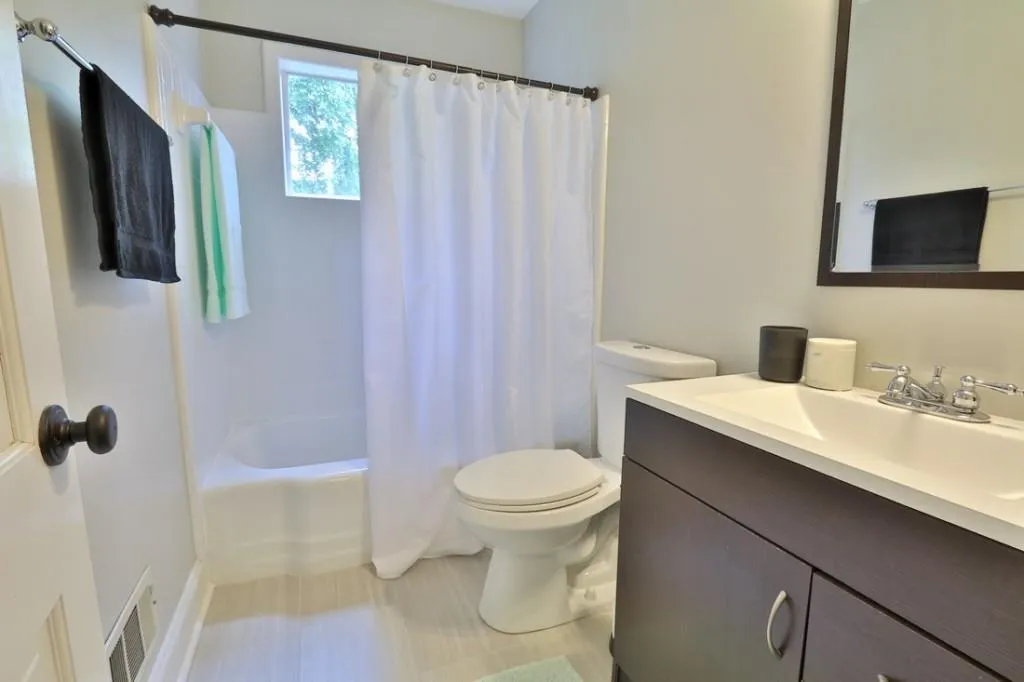 25 Brandon Ridge Drive, Sandy Springs, Georgia 30328, 4 Bedrooms Bedrooms, ,3 BathroomsBathrooms,Residential,Sold,25 Brandon Ridge Drive,6506187