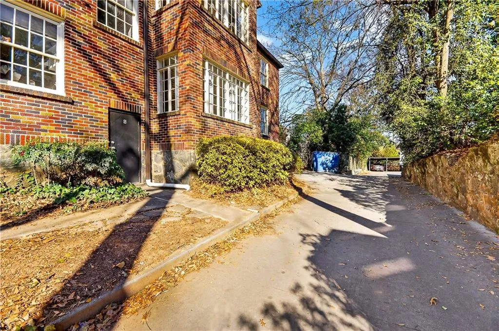 1765 Peachtree Street Nw Unit 2g, Atlanta, Georgia 30309, 1 Bedroom Bedrooms, 0 ,1 BathroomBathrooms,Residential,For Sale,1765 Peachtree Street Nw Unit 2g,7721635