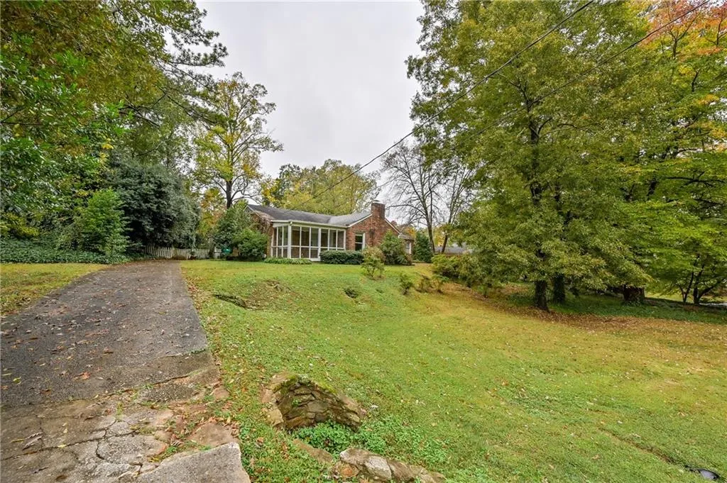 6430 Vernon Woods Drive, Sandy Springs, Georgia 30328, 3 Bedrooms Bedrooms, ,2 BathroomsBathrooms,Residential,Sold,6430 Vernon Woods Drive,7131497