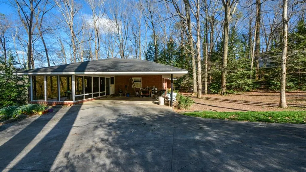 840 Starlight Circle, Sandy Springs, Georgia 30342, 4 Bedrooms Bedrooms, ,3 BathroomsBathrooms,Residential,Sold,840 Starlight Circle,6882997