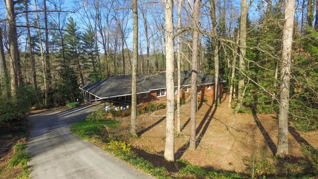 840 Starlight Circle, Sandy Springs, Georgia 30342, 4 Bedrooms Bedrooms, ,3 BathroomsBathrooms,Residential,Sold,840 Starlight Circle,6882997