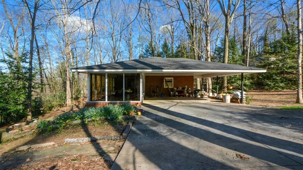 840 Starlight Circle, Sandy Springs, Georgia 30342, 4 Bedrooms Bedrooms, ,3 BathroomsBathrooms,Residential,Sold,840 Starlight Circle,6882997