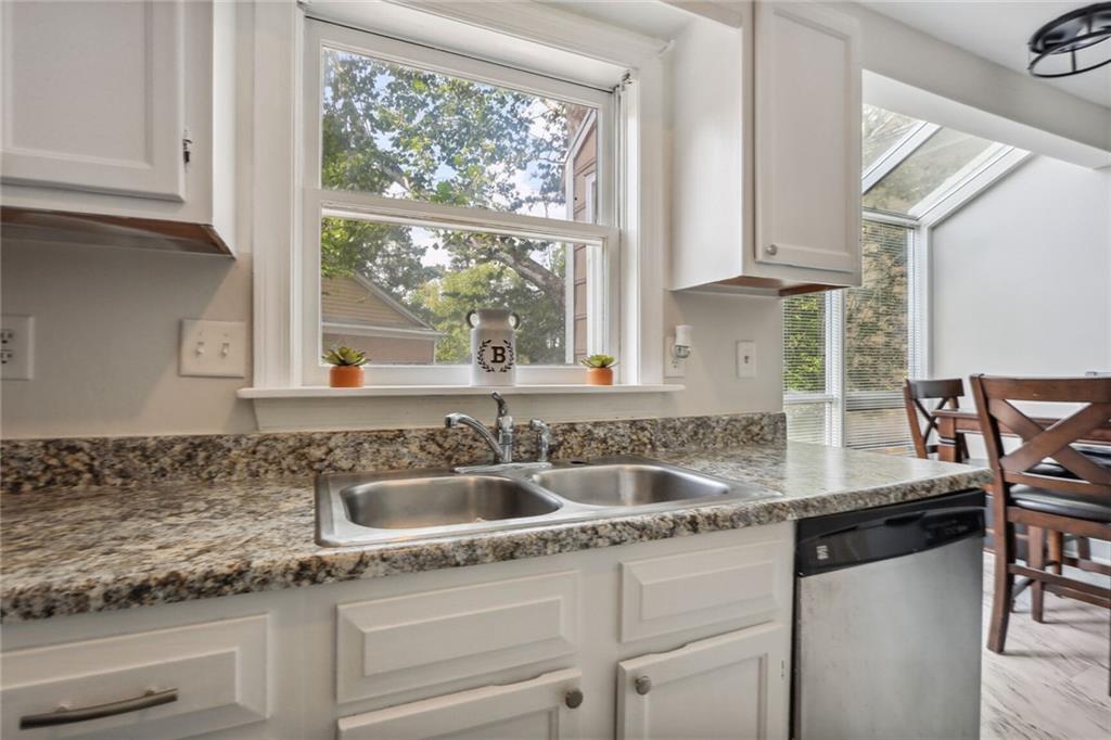 7500 Roswell Road Unit 106, Sandy Springs, Georgia 30350, 2 Bedrooms Bedrooms, ,2 BathroomsBathrooms,Residential,Sold,7500 Roswell Road Unit 106,7253707