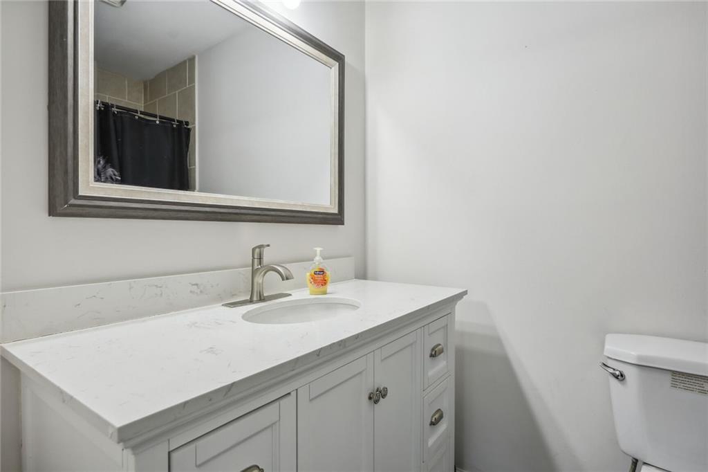 7500 Roswell Road Unit 106, Sandy Springs, Georgia 30350, 2 Bedrooms Bedrooms, ,2 BathroomsBathrooms,Residential,Sold,7500 Roswell Road Unit 106,7253707