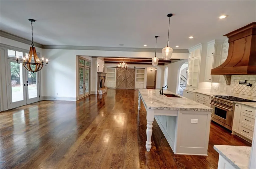 1178 Chambord Way Ne, Brookhaven, Georgia 30319, 7 Bedrooms Bedrooms, ,6 BathroomsBathrooms,Residential,For Sale,1178 Chambord Way Ne,7590974