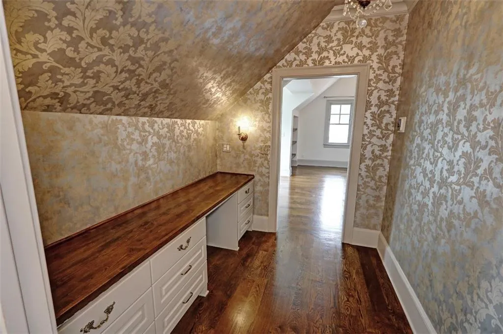 1178 Chambord Way Ne, Brookhaven, Georgia 30319, 7 Bedrooms Bedrooms, ,6 BathroomsBathrooms,Residential,For Sale,1178 Chambord Way Ne,7590974