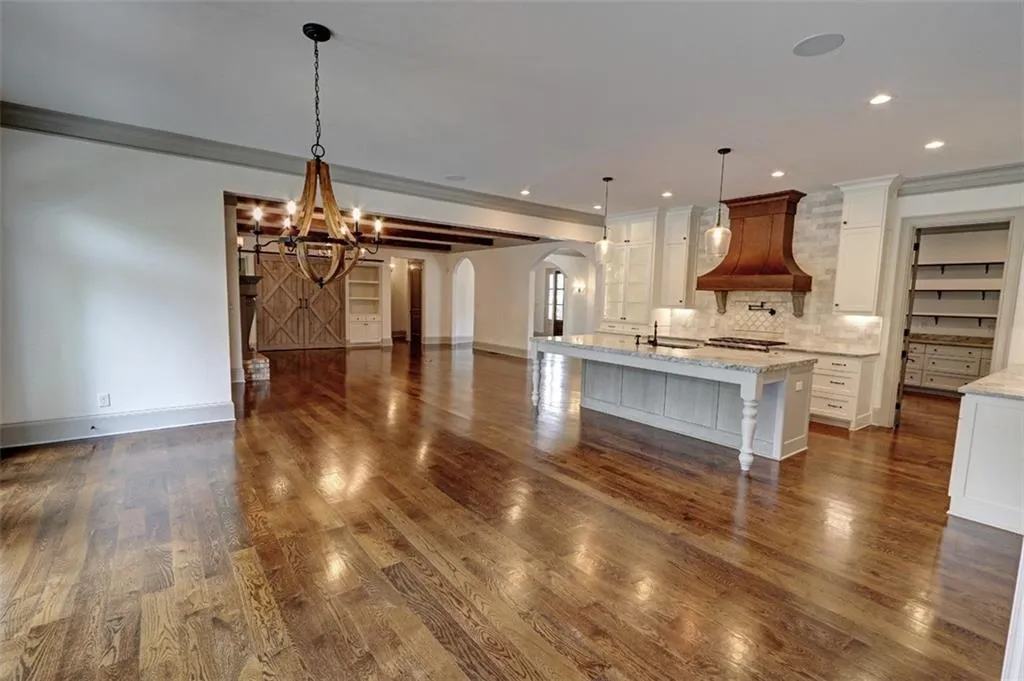 1178 Chambord Way Ne, Brookhaven, Georgia 30319, 7 Bedrooms Bedrooms, ,6 BathroomsBathrooms,Residential,For Sale,1178 Chambord Way Ne,7590974
