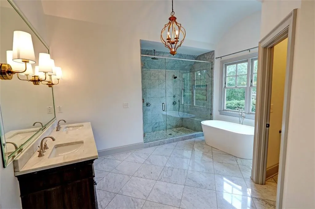 1178 Chambord Way Ne, Brookhaven, Georgia 30319, 7 Bedrooms Bedrooms, ,6 BathroomsBathrooms,Residential,For Sale,1178 Chambord Way Ne,7590974