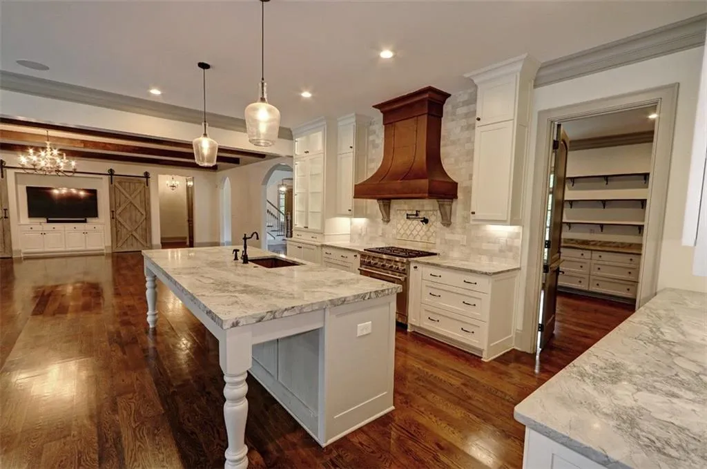 1178 Chambord Way Ne, Brookhaven, Georgia 30319, 7 Bedrooms Bedrooms, ,6 BathroomsBathrooms,Residential,For Sale,1178 Chambord Way Ne,7590974