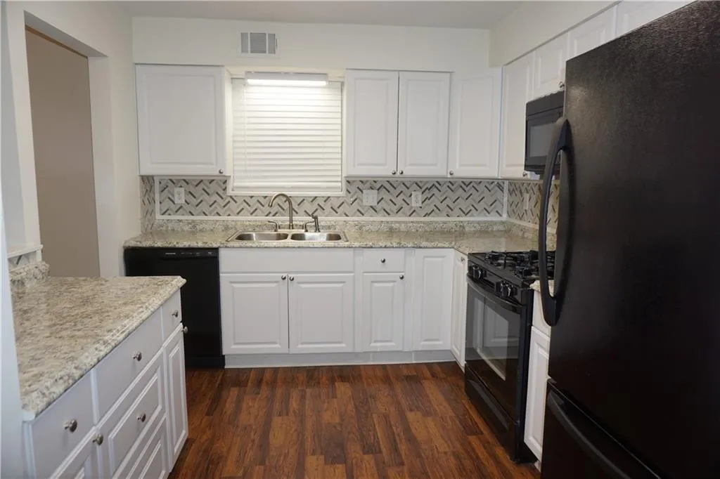 504 Wedgewood Way, Sandy Springs, Georgia 30350, 2 Bedrooms Bedrooms, ,2 BathroomsBathrooms,Residential,Sold,504 Wedgewood Way,6764738